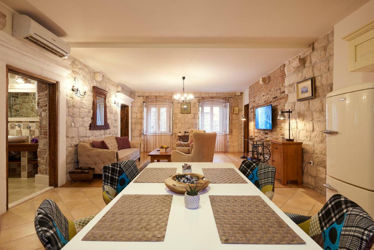 Apartment Capo Residence - Old Town - Parking Трогир Экстерьер фото