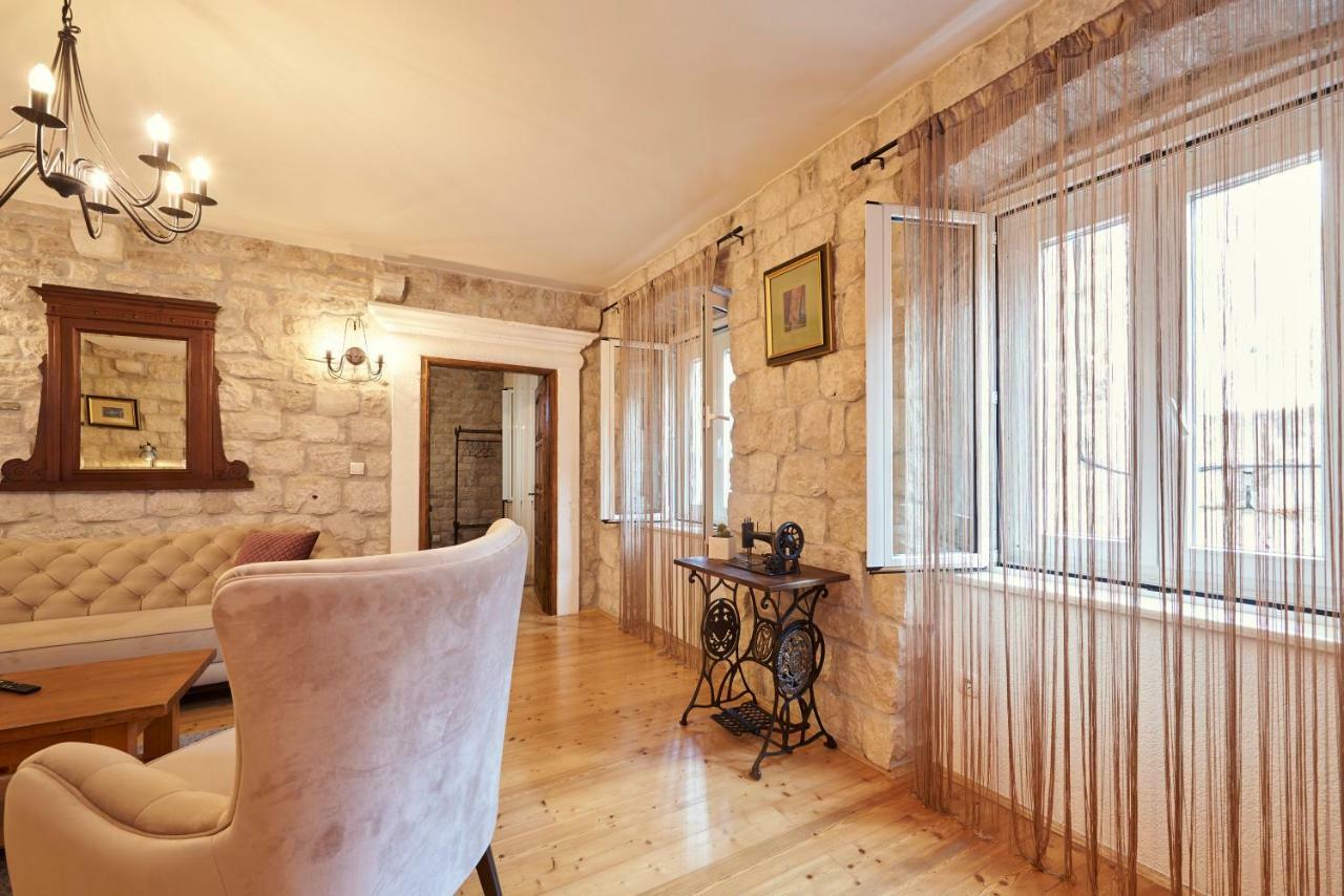 Apartment Capo Residence - Old Town - Parking Трогир Экстерьер фото