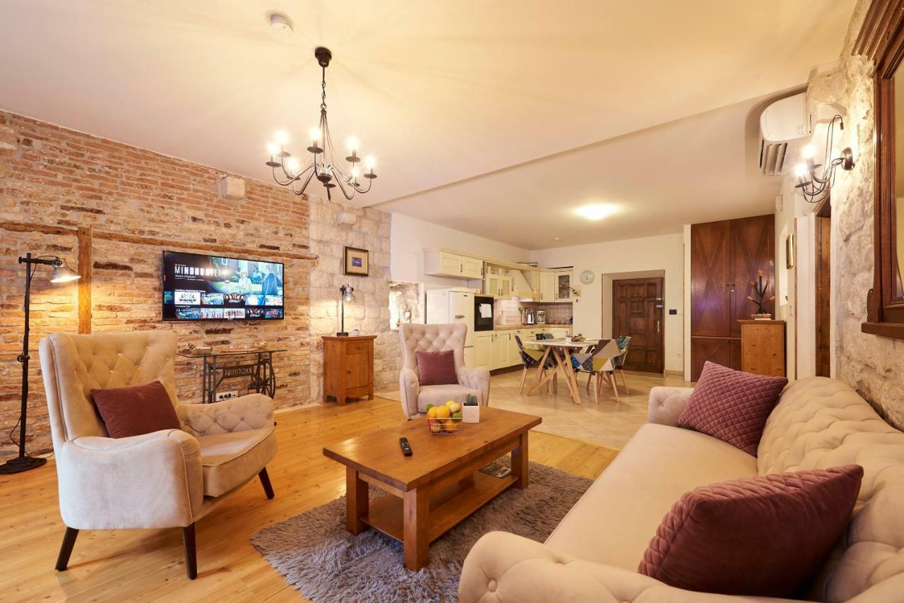 Apartment Capo Residence - Old Town - Parking Трогир Экстерьер фото